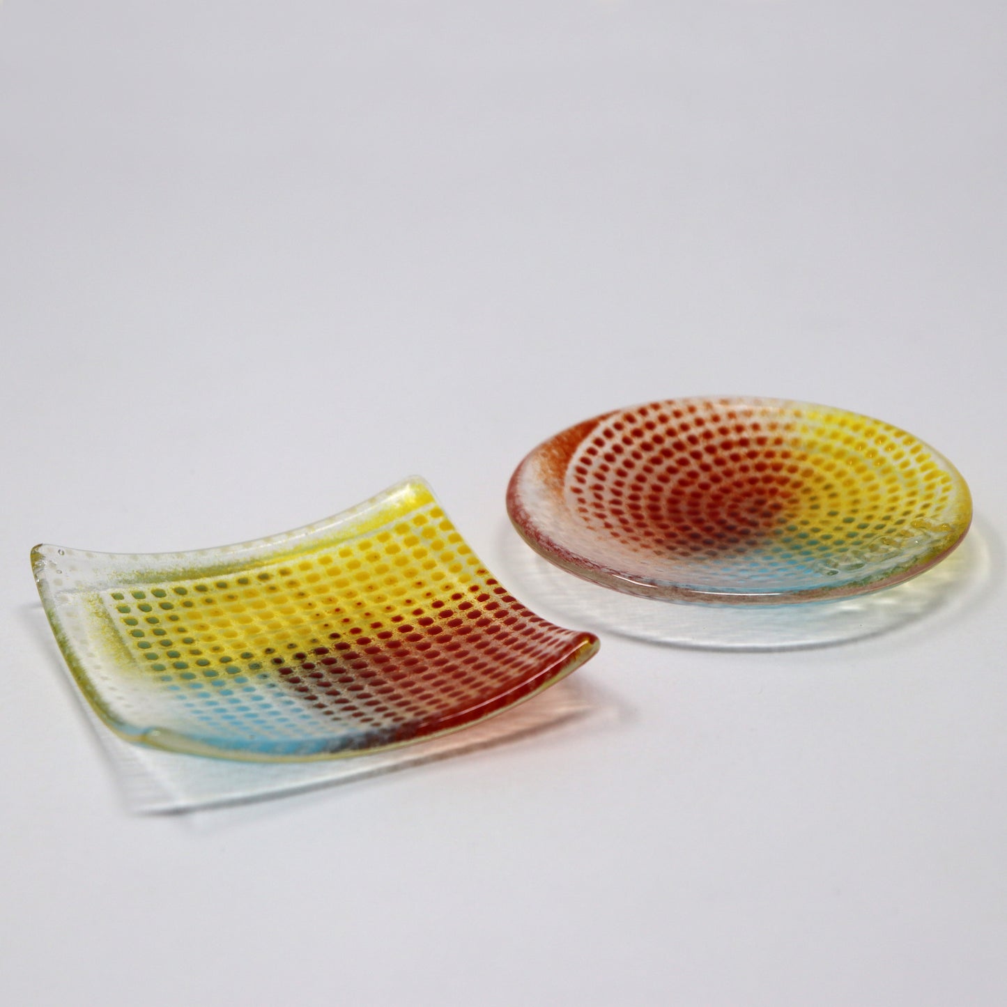 Pixelated Square Dishes