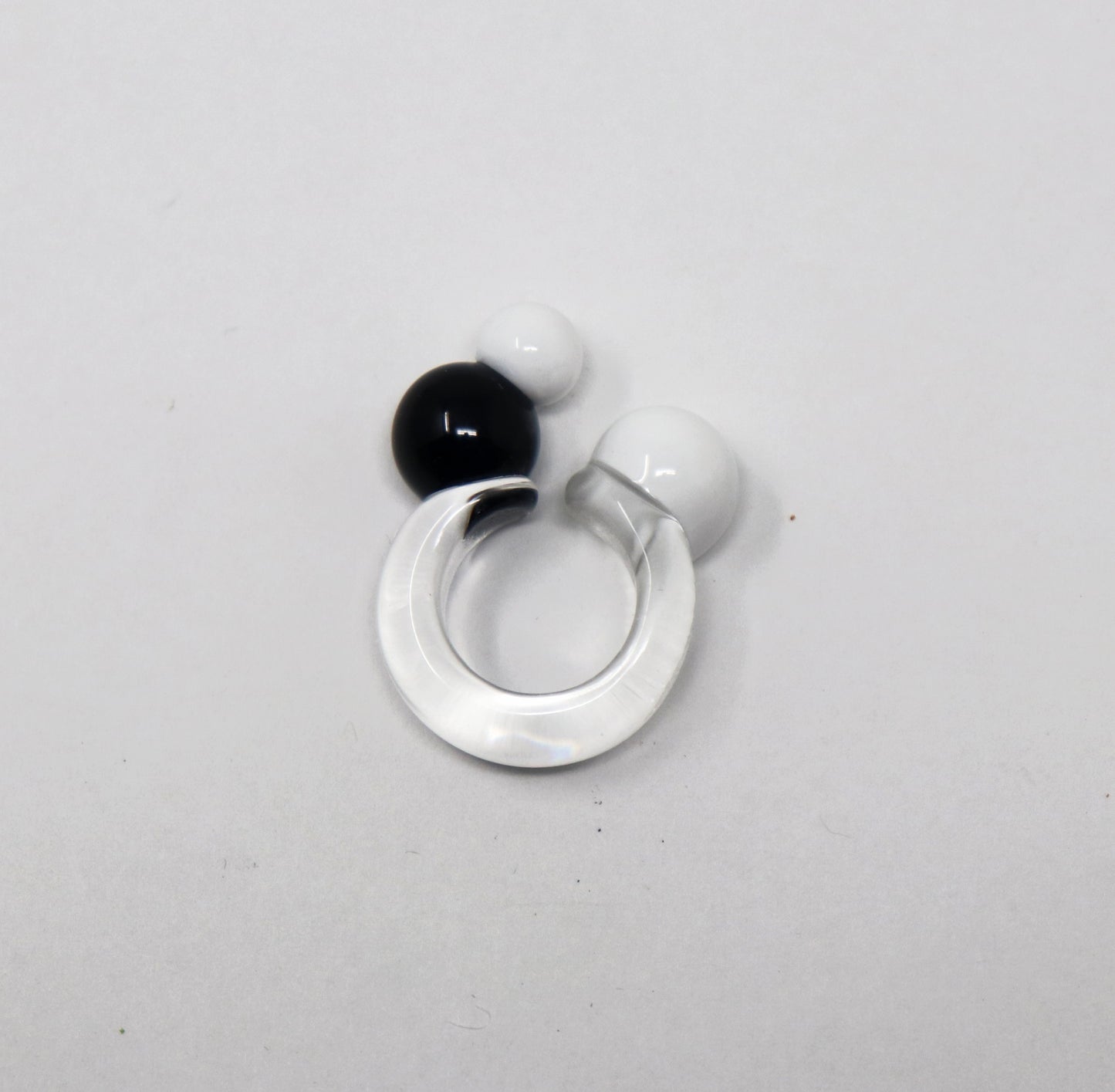 Monochrome Diatomic Glass Ring