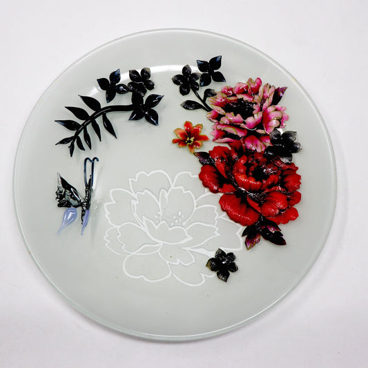 Glass-Carved Disc by Yating Chang