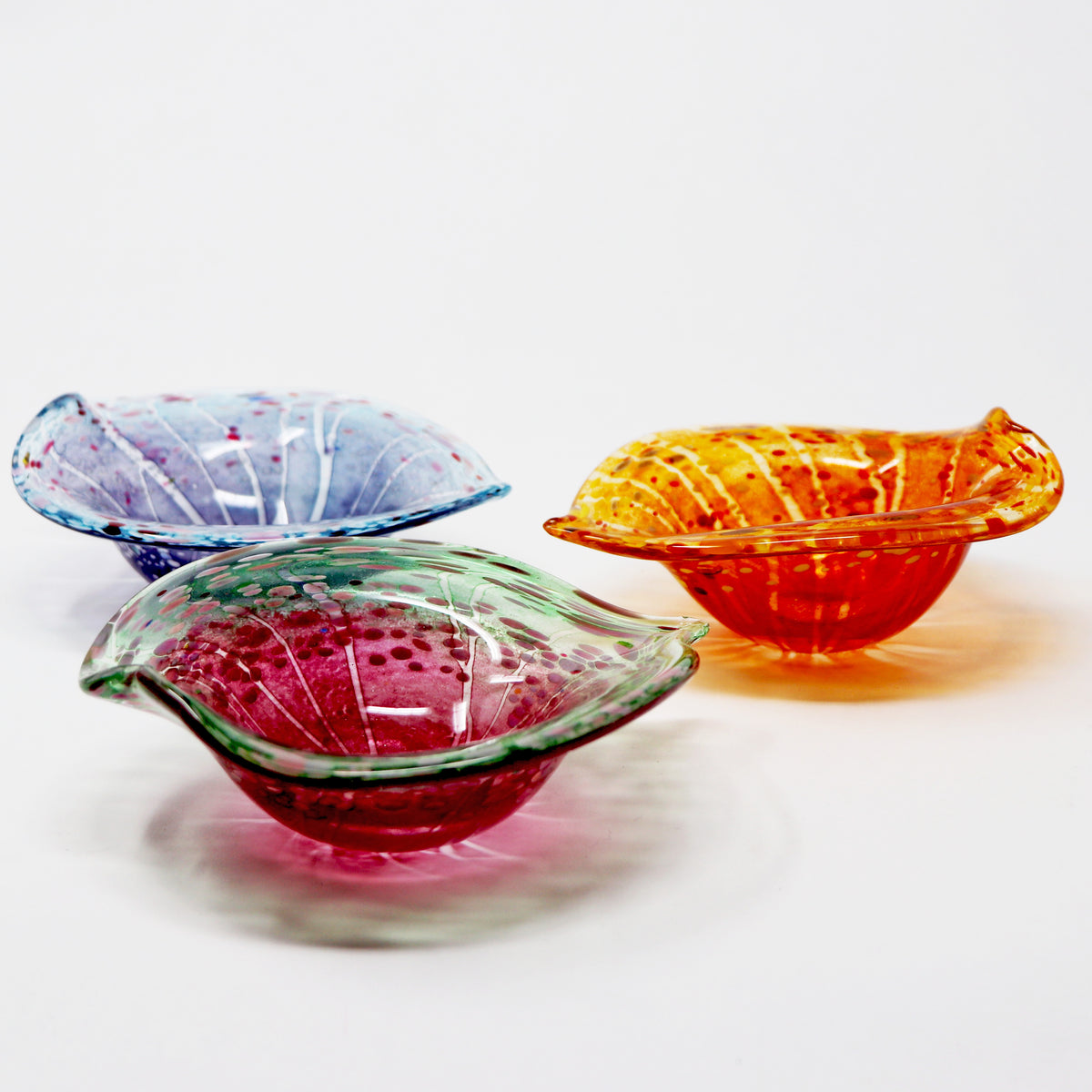 Low Leaf Bowls by Yao-Nong Lin