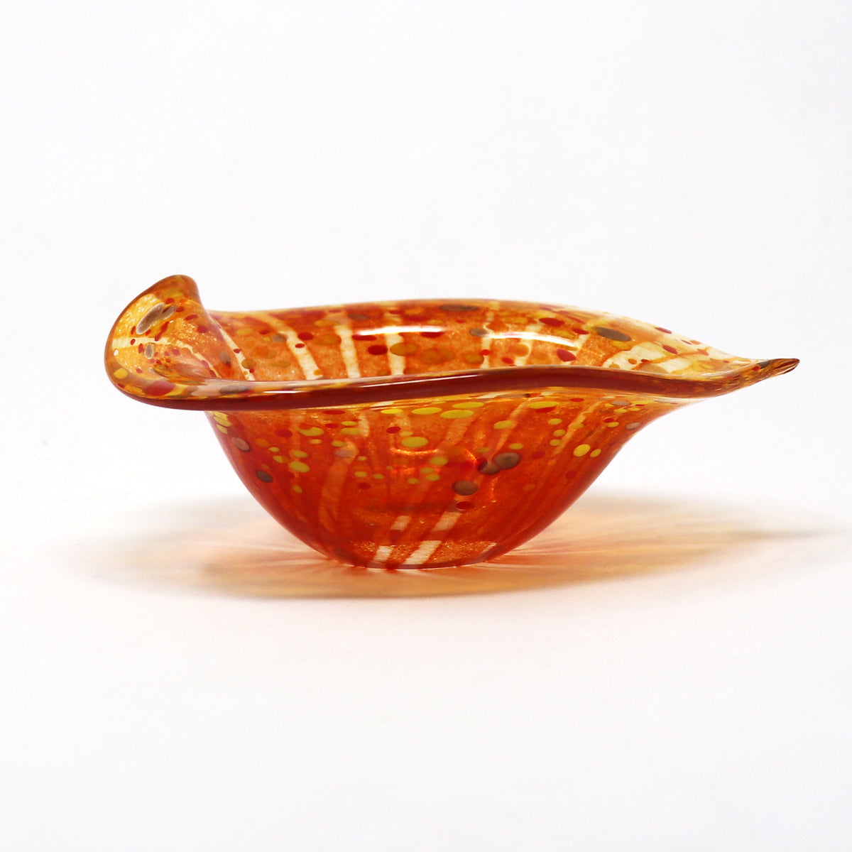 Low Leaf Bowls by Yao-Nong Lin