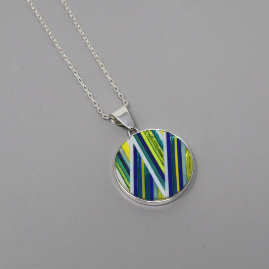 Overlap Circle Pendant Necklace